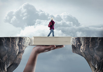 动辄得咎和投鼠忌器的区别